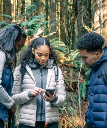 découvrez les meilleures randonnées dog-friendly en savoie pour profiter de la nature avec votre chien.