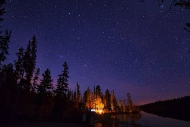 découvrez notre camping idéalement situé au cœur de la nature pour des vacances inoubliables. emplacements ombragés, activités variées, et atmosphère conviviale vous attendent.
