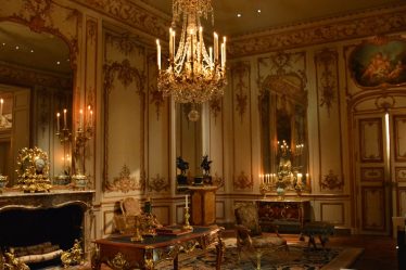 découvrez l'histoire majestueuse d'un château emblématique et plongez dans son univers fascinant. visitez l'étonnante beauté architecturale d'un château et imprégnez-vous de son charme intemporel.