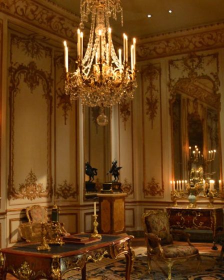 découvrez l'histoire majestueuse d'un château emblématique et plongez dans son univers fascinant. visitez l'étonnante beauté architecturale d'un château et imprégnez-vous de son charme intemporel.